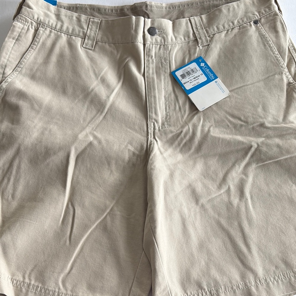 Columbia Men's Beige Flat Front Shorts